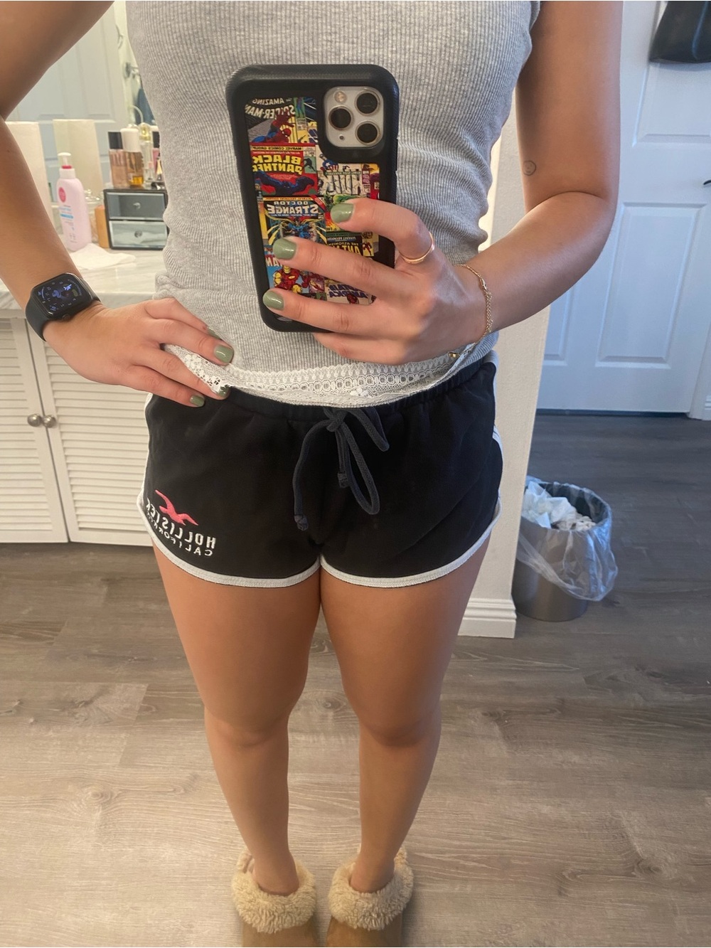 Vintage Hollister Black Lounge Shorts with Pink Logo - Picture 3 of 4